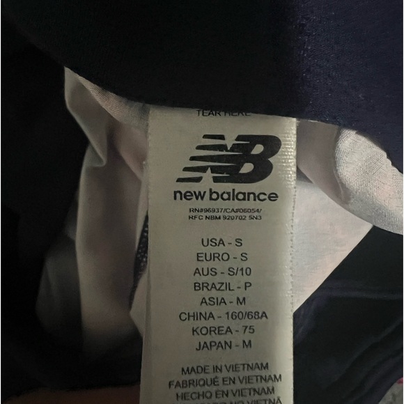 Womens NEW BALANCE athletic shorts w/ built n liner sz Small running gym - Picture 6 of 6